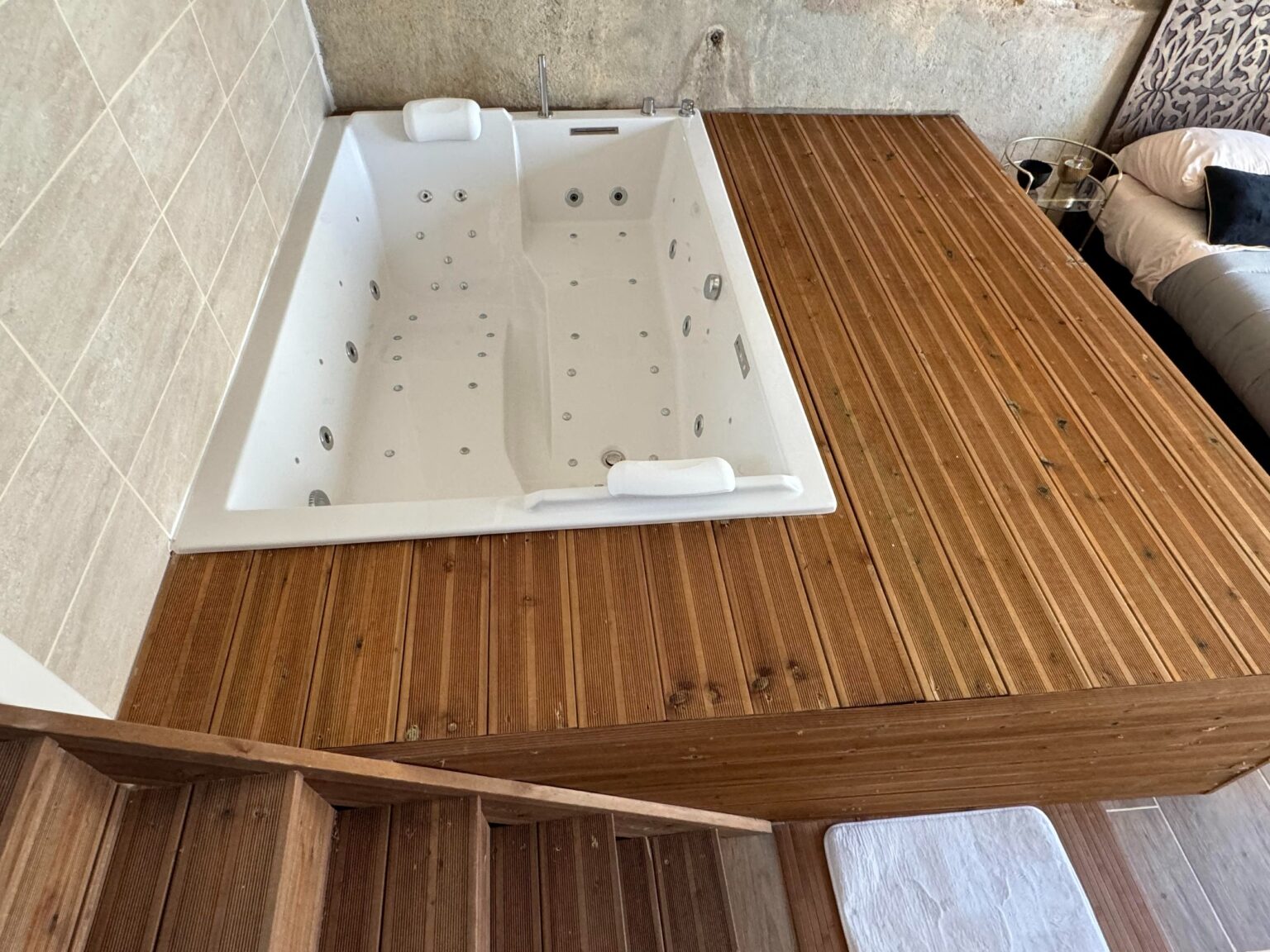 brantome-lov-bnb-unnamed-2024-10-17t114538.936