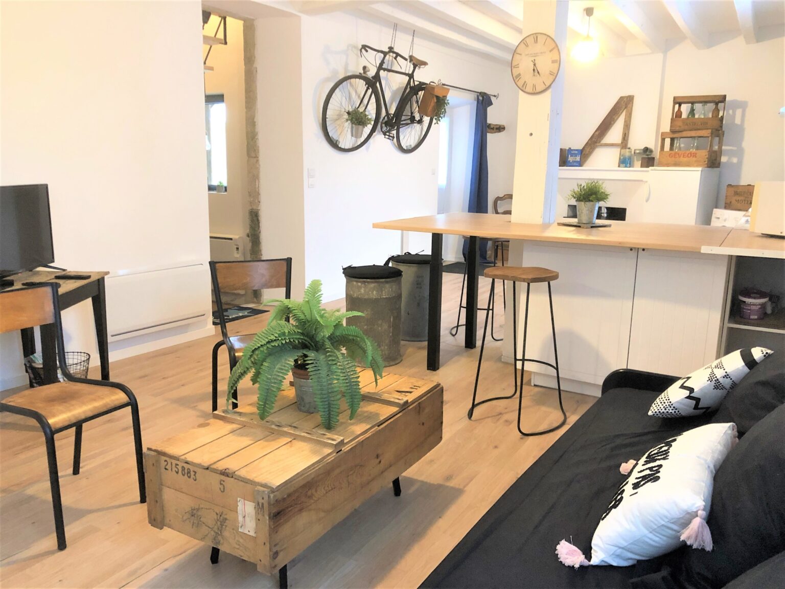 chambord-ateliercaporizon-chateaux-de-la-loire-chambord-seasonal-rental-airbnb-booking-28