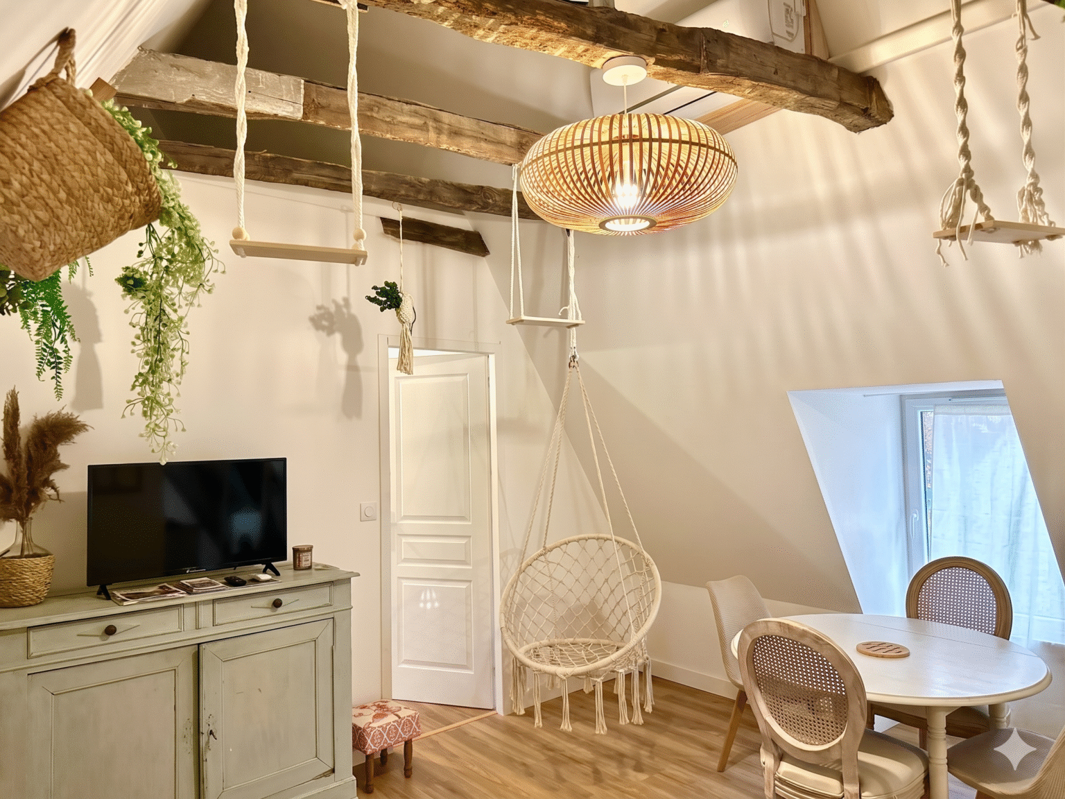 caporizon-Dordogne-Perigord-Sarlat-Les balancoires-location-saisonniere-airbnb-booking